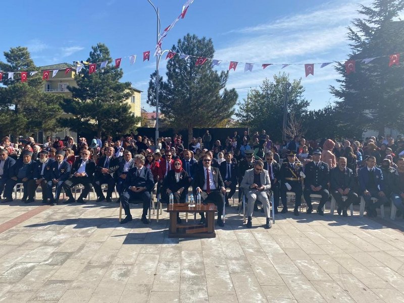 Cumhuriyetimizin 100. yılı ilçemizde çeşitli etkinliklerle kutlandı.
